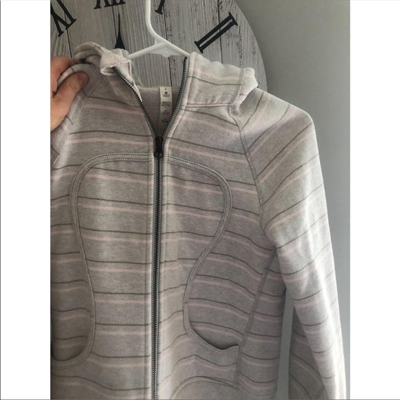 Lululemon Scuba Hoodie Size 8 - Picture 1 of 3